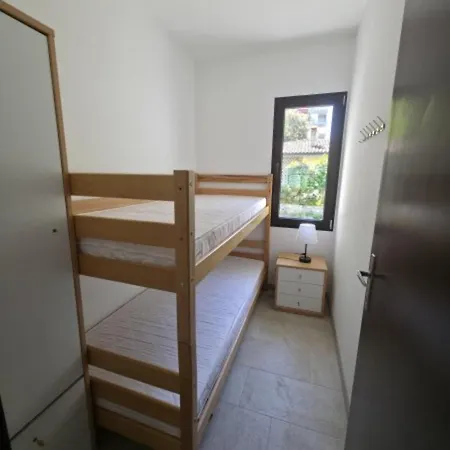 Apartment Spacious Single House With Barbecue And Garden